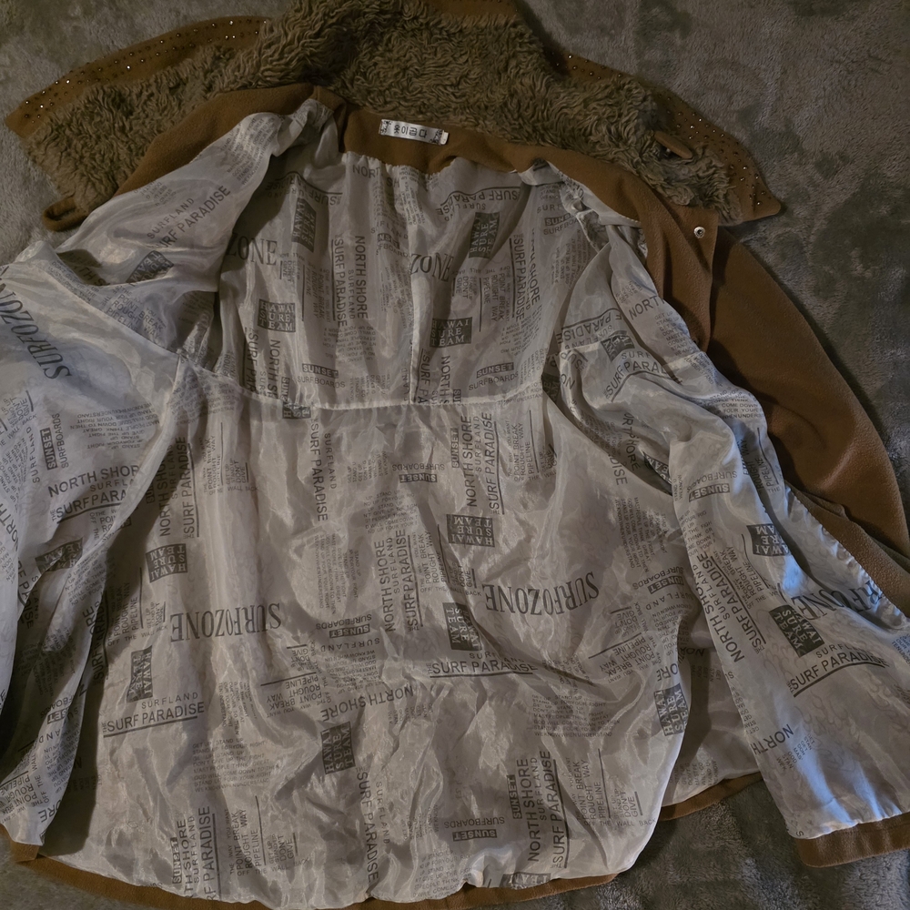Women’s Tan Faux-Fur Collar Coat Jacket - Picture 3 of 6
